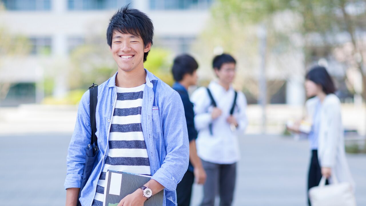 学割脱毛とは？学生が受けられるお得な特典