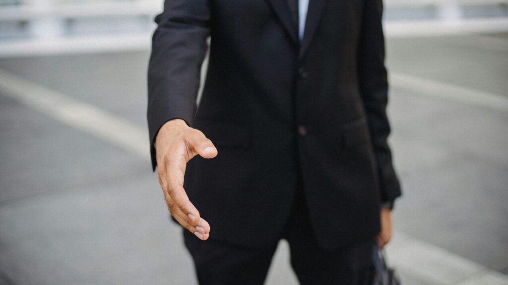 ビジネスで一目置かれる！かっこよく見える言い回し一覧｜会議・メール・営業で使える例文集