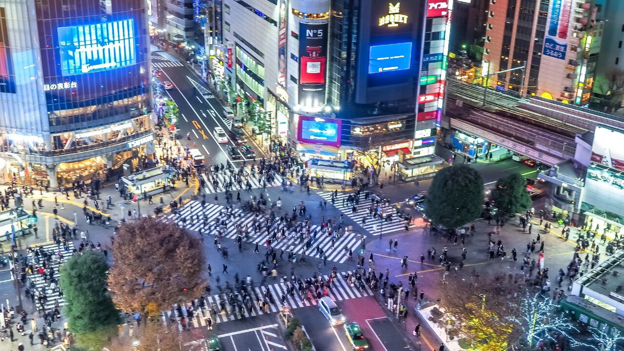 【大晦日の意味と食べ物まとめ】年越しそば・除夜の鐘の由来や習慣を解説！