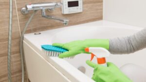 もう悩まない！お風呂掃除の最適な頻度と時短テク｜カビ・水垢を徹底予防するコツとは？
