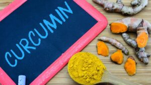 ウコンの成分「クルクミン」の効果とは？おすすめサプリ＆含有食品まとめ【医師監修あり】