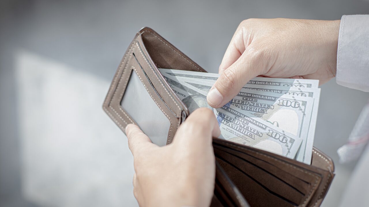 お金が貯まる人がやらないNG習慣