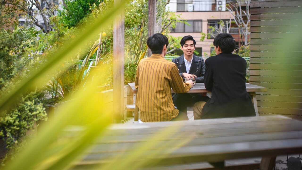 🟨 「イキリ」「イジリ」「内輪ウケ」…代表的な男のノリ語一覧
