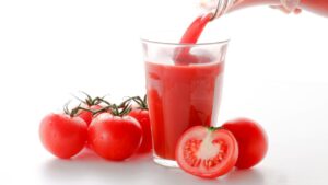 トマトジュースの驚きの効果！血圧が気になる人はいつ飲むべき？おすすめ商品も紹介