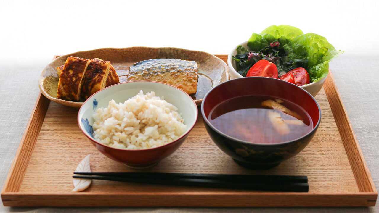 腹痛が続く主な原因②【食事・生活習慣】