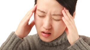 頭痛の原因と対策｜偏頭痛・緊張型の違いと正しい治し方を徹底解説