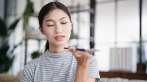 自分の声を録音で聞くとキモい理由は？脳の仕組みに隠された納得の真実とは