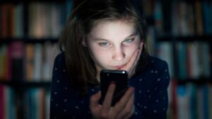 SNS時代の誹謗中傷対策｜被害にあったときの行動マニュアルと“加害者にならない”ための心得