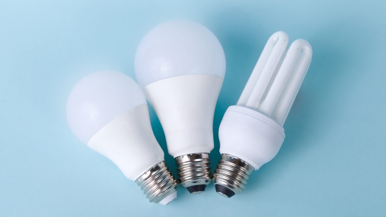 電球の明るさってどう選ぶ？ルーメンと色温度の違いをわかりやすく解説！