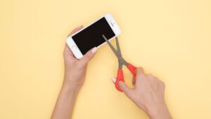 SNSを見て疲れる…やめたい人必見！心が軽くなるデジタルデトックス法7選