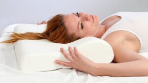 枕の高さが合ってないとどうなる？首こり・肩こり・頭痛の原因になる理由とは