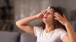 毎晩の寝汗が止まらない？考えられる病気と正しい対処法を医療目線で解説！
