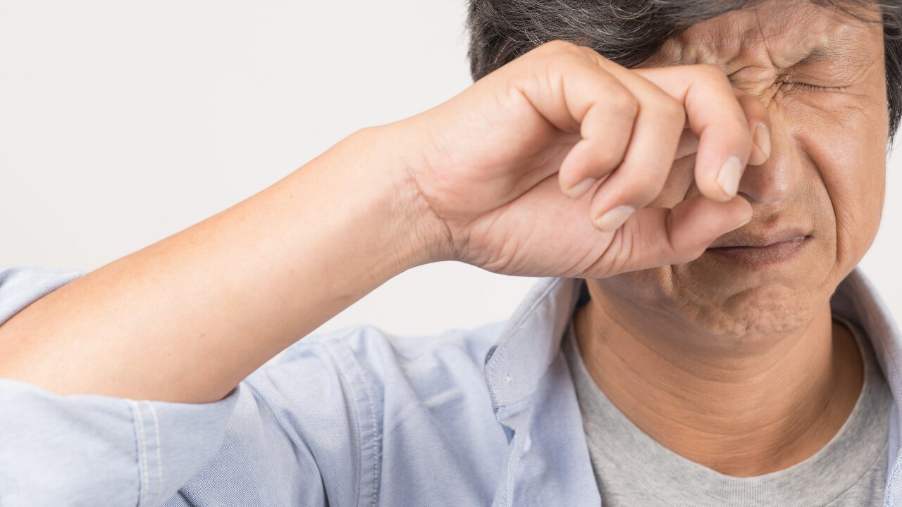 老眼とただの目の疲れの違いとは？