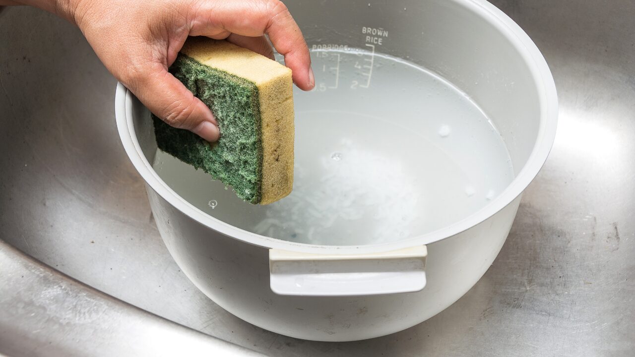 臭いが取れない炊飯器の正しい掃除法