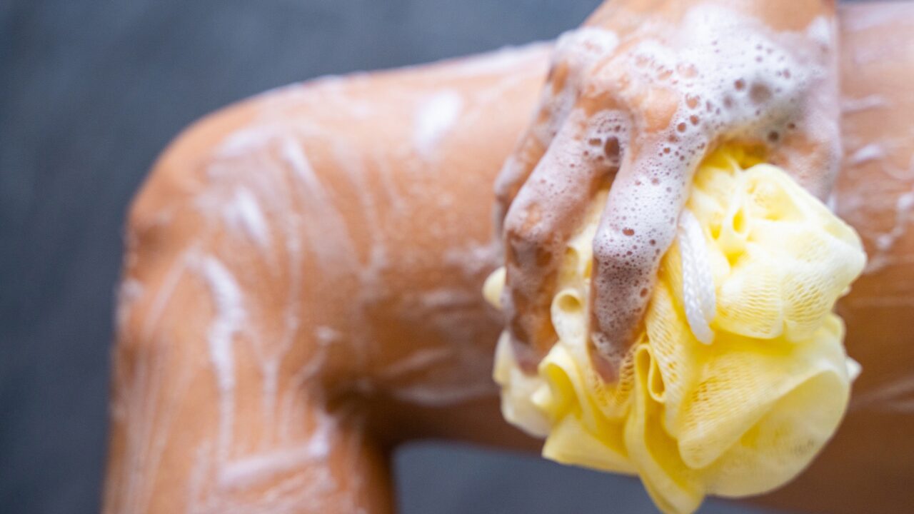 体を洗う順番に正解はある？肌にやさしいおすすめの洗い方と注意点を解説！