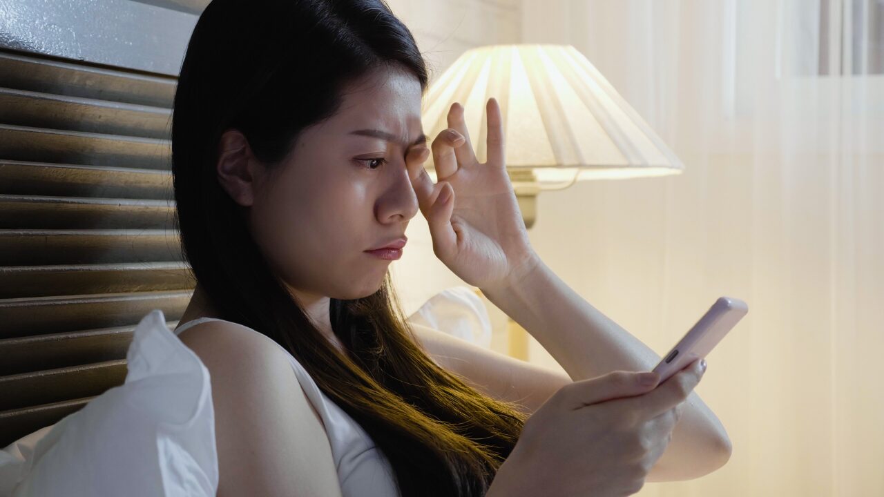まとめ｜寝る前のスマホは目と睡眠の大敵！今すぐできる対策から始めよう