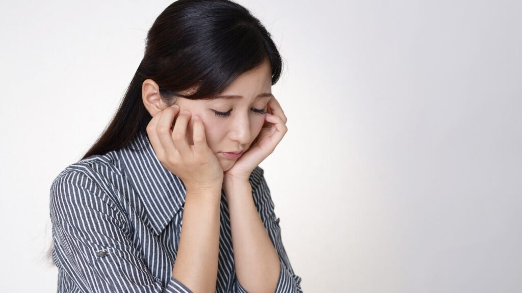 「人に嫌われたかも…」と感じた時に読みたい10の考え方｜思い込みから解放されるヒント