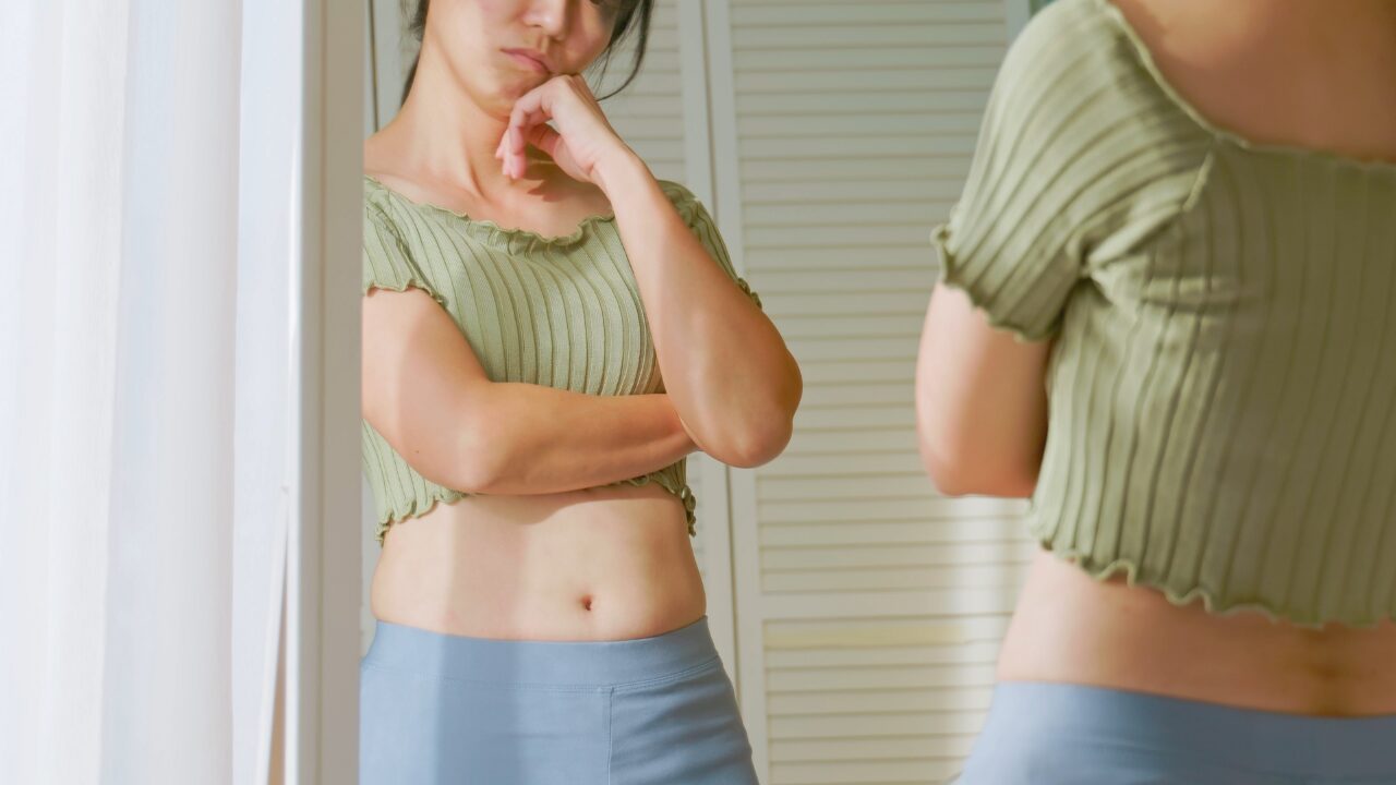 写真や他人が見る自分と鏡の自分はなぜ違うのか？