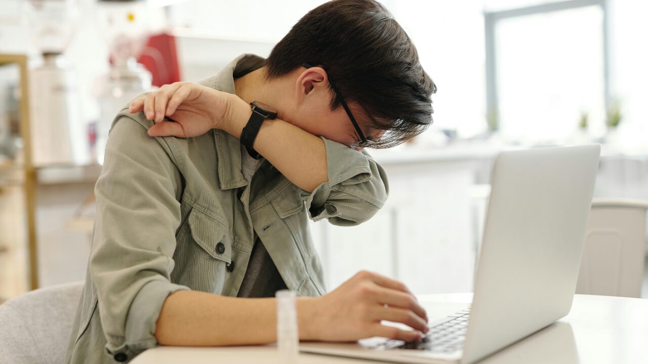 くしゃみが2回で止まる人が多いのはなぜ？