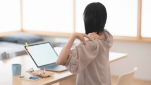 在宅ワークでも疲れない！快適に働くための工夫10選｜自宅で集中＆リラックスできる環境作りのコツ