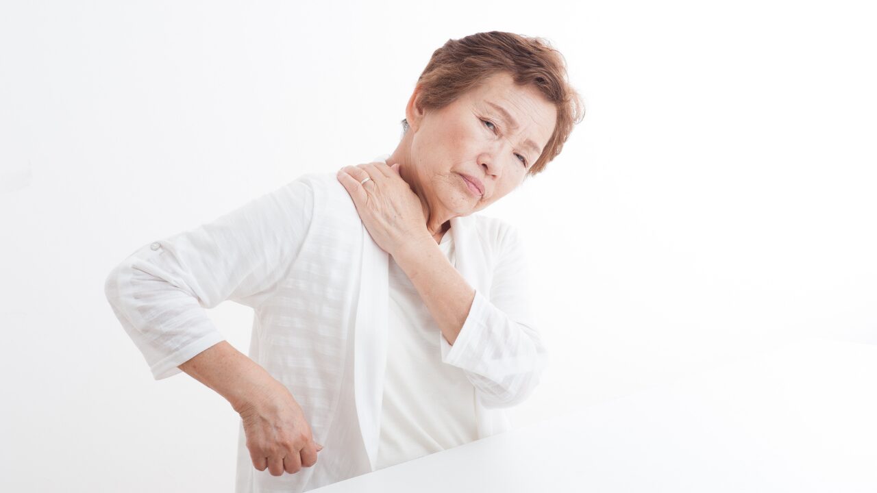 右肩だけがこる…左右差の原因とは？病気の可能性・姿勢・対処法まで解説！