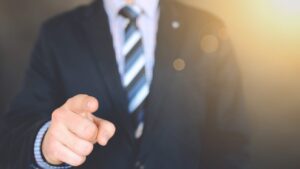 怒られた次の日が気まずい…自然に振る舞う5つのコツ【職場・学校でも使える対処法】