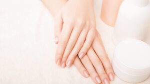 「爪の白い部分が多い＝健康」は本当？考えられる原因と注意点を医療的視点で解説！