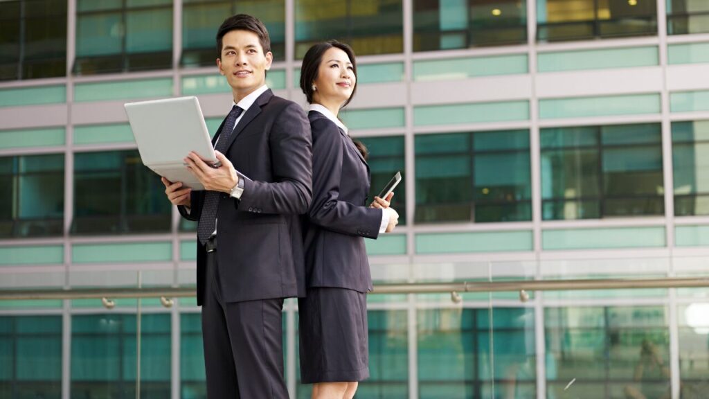 社会人が使うと痛い!? 若者言葉・ネット語ランキングTOP10｜知らないと恥ずかしい今ドキ用語も解説！