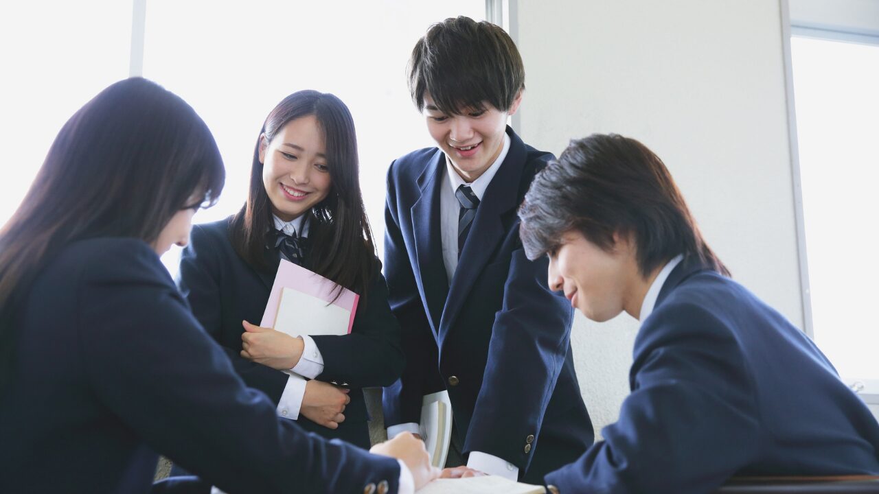 🟦 日本スラング【2025年版】注目の10語と意味・使い方