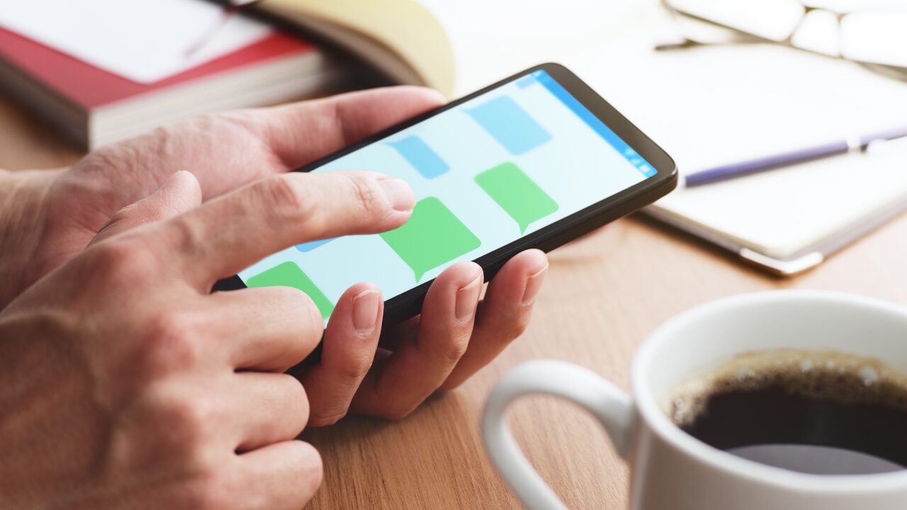 LINEの既読無視、何時間で気になる？男女の違いと気にしすぎ対策も解説！
