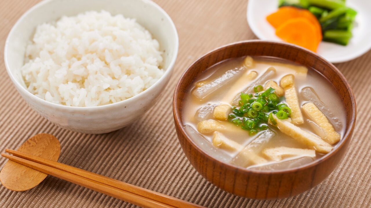 春に取り入れたい食習慣で睡眠の質をアップ