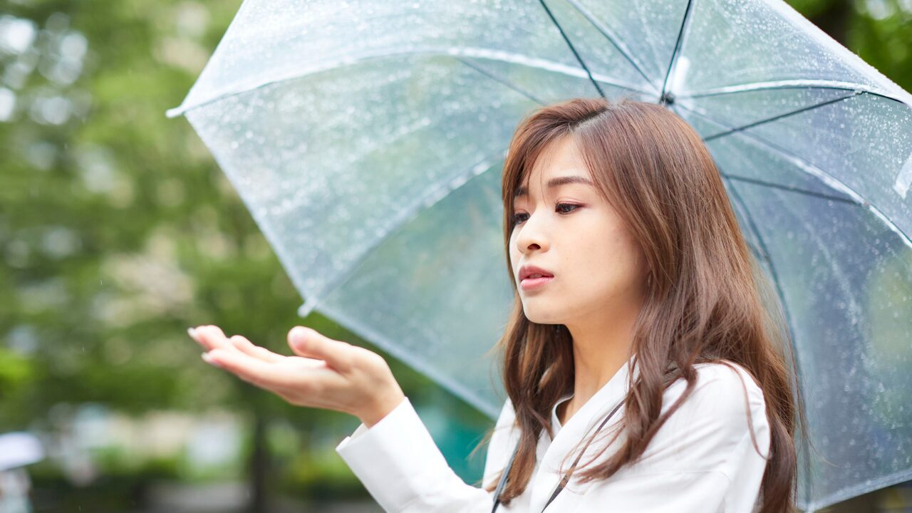 梅雨・湿気の季節を快適に！スタイリング長持ちのコツ