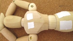 湿布が効かないのはなぜ？原因と正しい貼り方・使用時間のポイントを徹底解説！