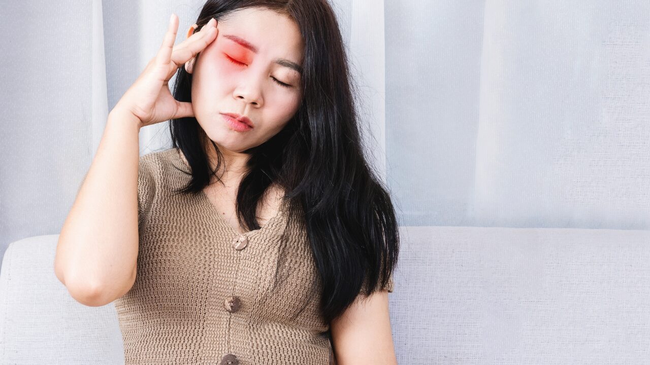 「ストレスによる目の奥の痛み」とは？