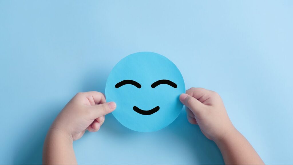 「笑顔がしんどい」と感じたときに知ってほしいこと｜無理せず笑えない日の過ごし方