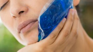 肌ほてりの原因は？冷却パックで夏の肌トラブルを防ぐ正しいケア法とは