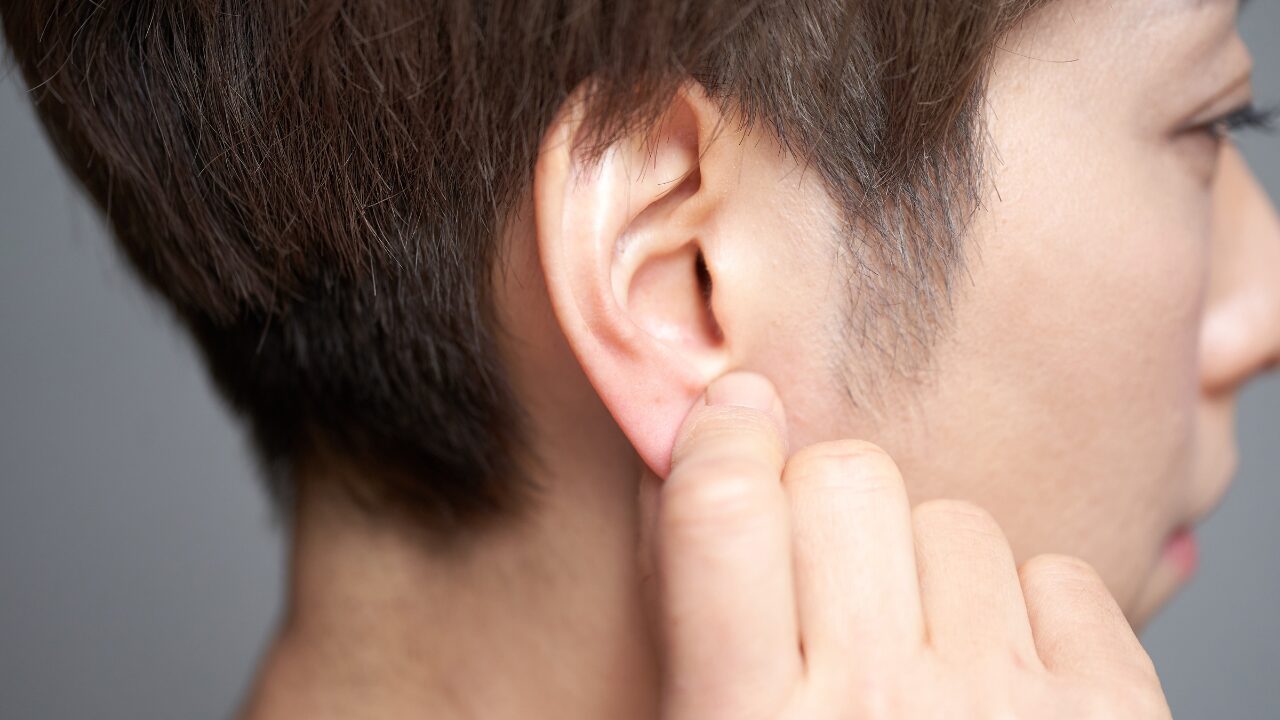 耳たぶの痛み・乾燥を改善するためのケア方法