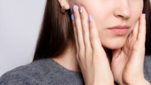 夕方になると頭が重い…その原因はコレだった！スッキリ軽くなる7つの解消法