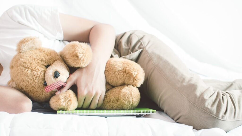 休んでも疲れが取れない原因は？「隠れ疲労」のサインと対策法を徹底解説！