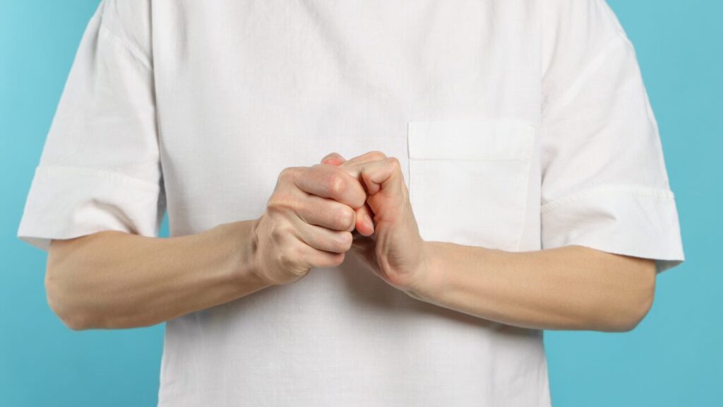 指の関節がポキポキ鳴る理由とは？｜仕組み・健康への影響・やめたほうがいい場合を解説