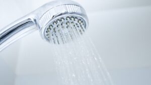 朝シャワーのデメリット7選｜体温・肌・眠気に与える影響とは？