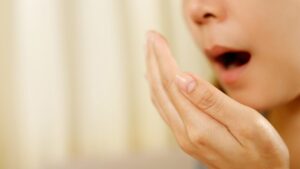 くしゃみのあと息苦しいのはなぜ？原因と仕組み・対処法をわかりやすく解説