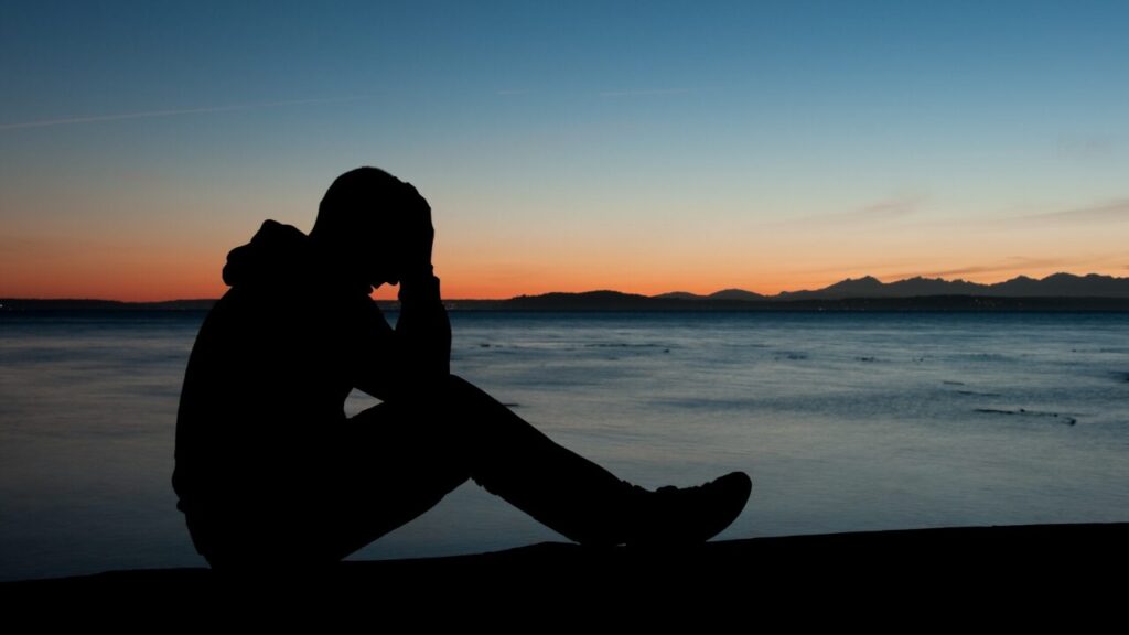 落ち込んでいるときに話しかけないでほしい理由｜そっとしておいてほしい本当の気持ちとは？