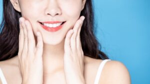 肌・歯・目元で変わる！第一印象を劇的にアップさせるパーツ別ケア術【今日からできる印象改善】
