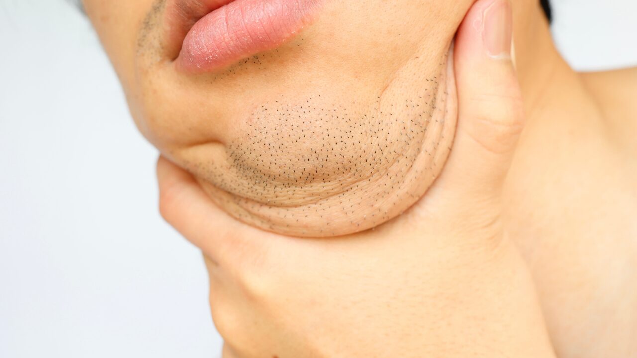 髭剃り後のヒリヒリを防ぐ正しい剃り方